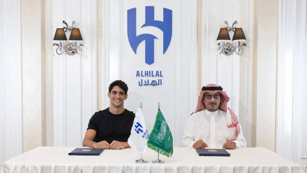شباك الهلال في عهدة بونو حتى 2028