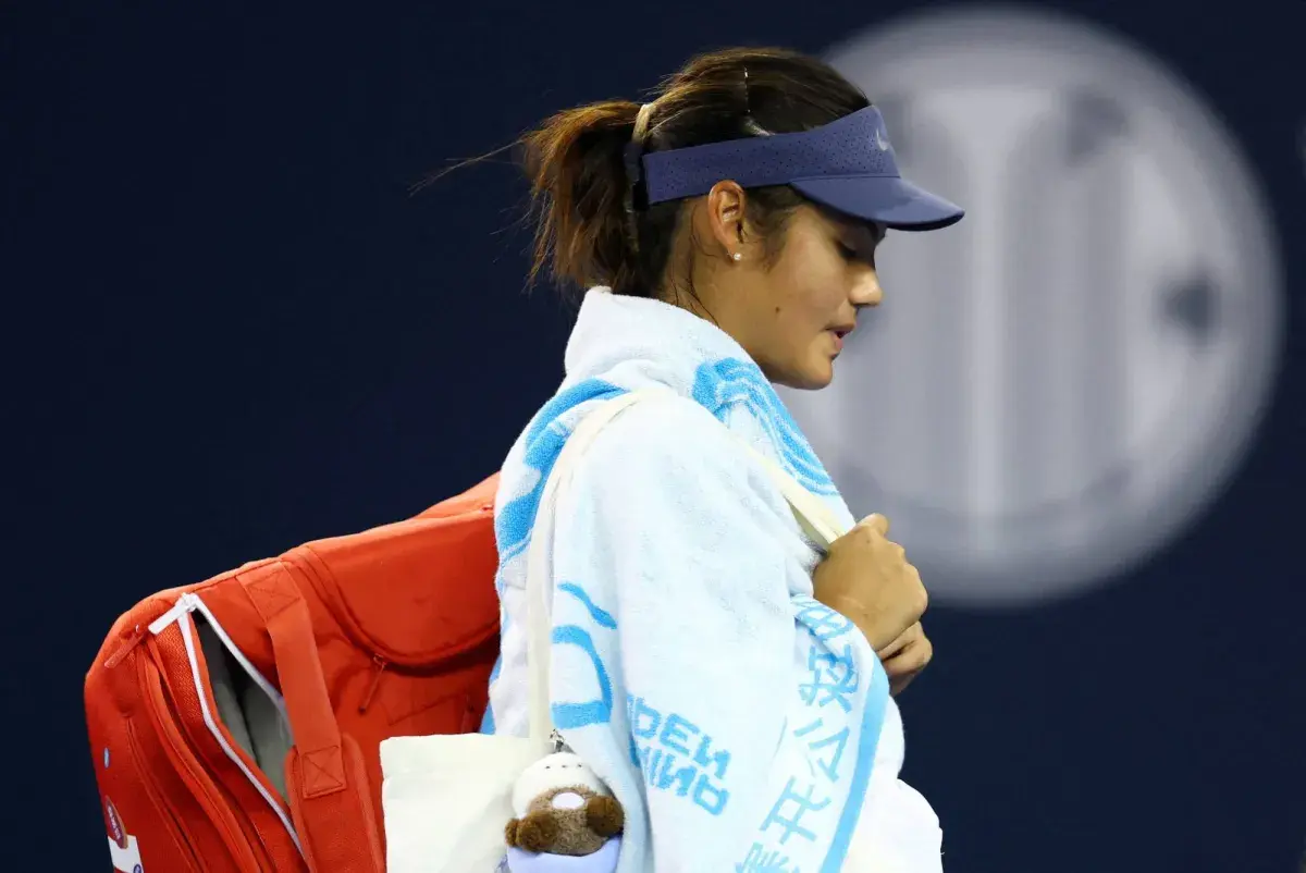 رادوكانو تنهي موسمها مبكراً بعد مشكلات صحية وبدنية