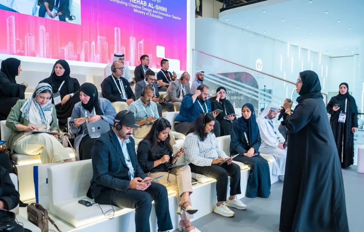 كلية الإمارات للتطوير التربوي تُطلق برنامج “آفاق”.. خطوة جديدة نحو تعليم أكثر ذكاءً