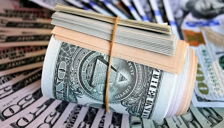 الدولار الأمريكي يتجه لأكبر تراجع أسبوعي منذ ثلاثة أشهر
