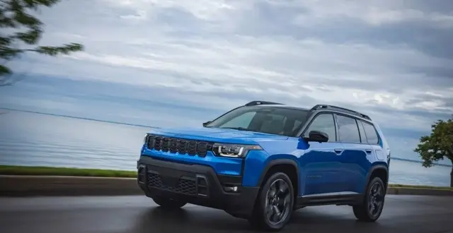 ستيلانتس تستثمر 49 مليار ريال لإطلاق 5 سيارات جديدة وإحياء مصانعها في أمريكا