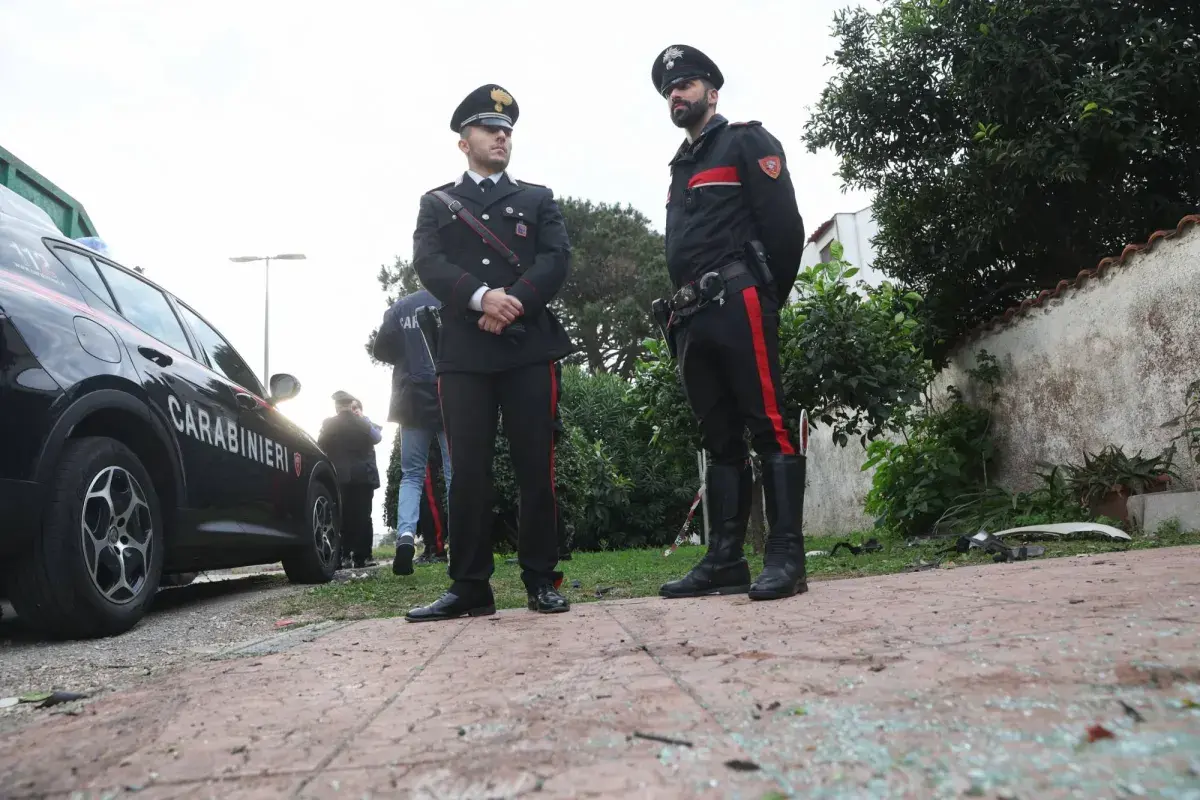 عبوة ناسفة استهدفت سيارة صحافي شهير في إيطاليا