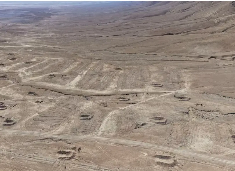 تحقيق رويترز: نظام بشار الأسد نفذ عملية سرّية لنقل آلاف الجثث إلى مقابر جماعية قرب دمشق