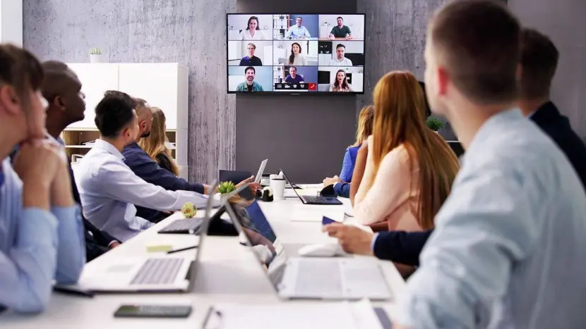 هاشتاق عربي - خيبة أمل لجيل "زد".. ساعات العمل لن تأخذك إلى القمة