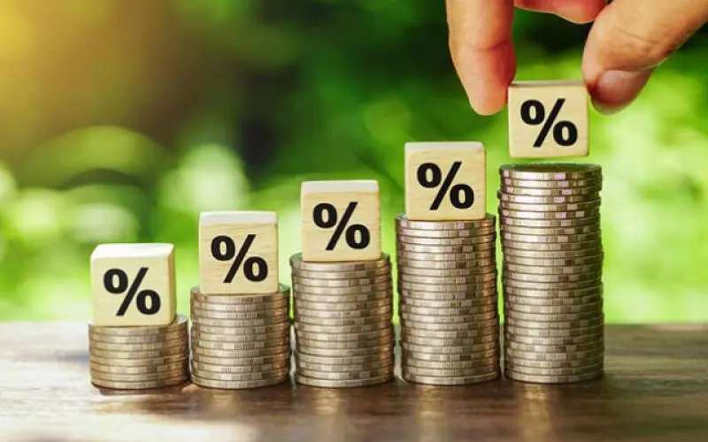 هاشتاق عربي - رئيس "الاحتياطي الفيدرالي" يلمح لمزيد من خفض الفائدة مع تباطؤ التوظيف