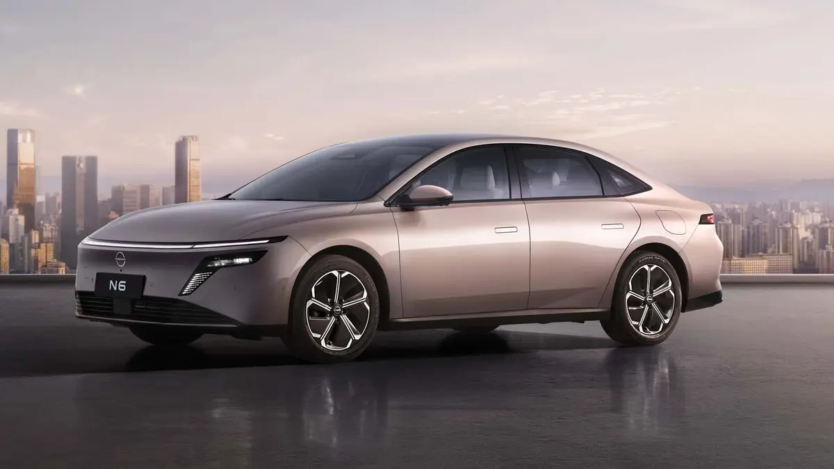 سيارتا نيسان الجديدتان تُثبتان أهمية سيارات السيدان