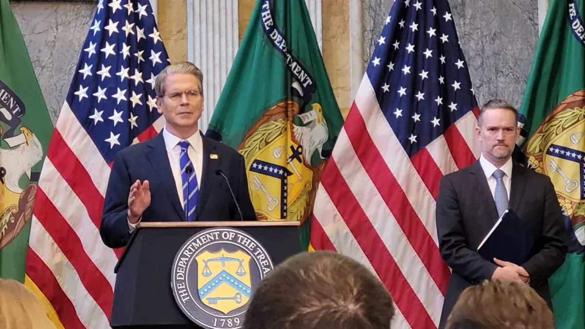 بيسنت يدعو صندوق النقد والبنك الدوليين للعودة إلى «مهامهما الأساسية»