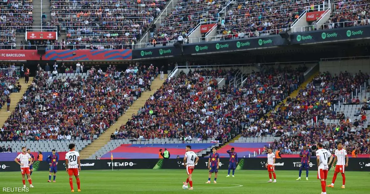 بعد صافرة البداية.. "احتجاج فريد" من لاعبي برشلونة وجيرونا