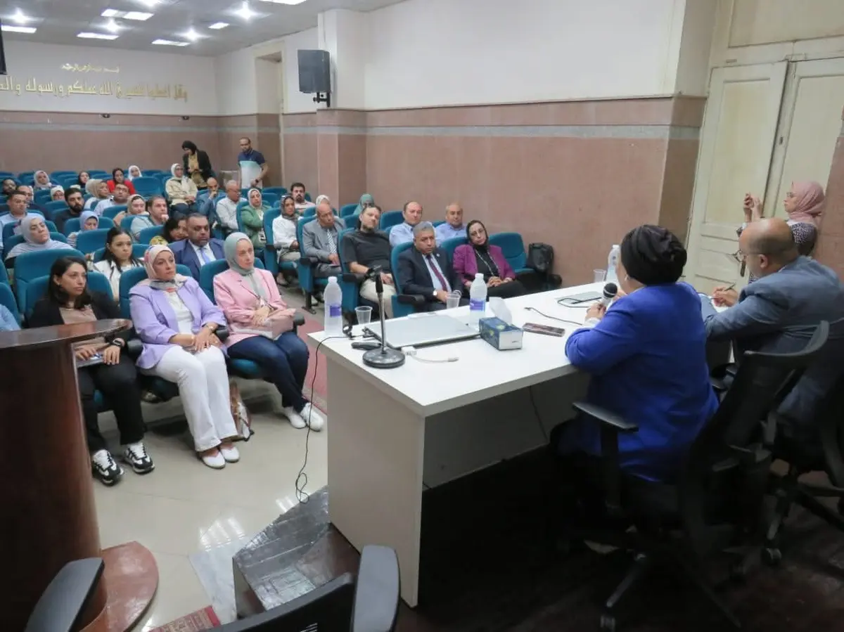 نائب وزير الصحة تتفقد وحدة طب أسرة الذراع البحري وتوجه بتطبيق المعايير الموحدة لقياس نمو الأطفال