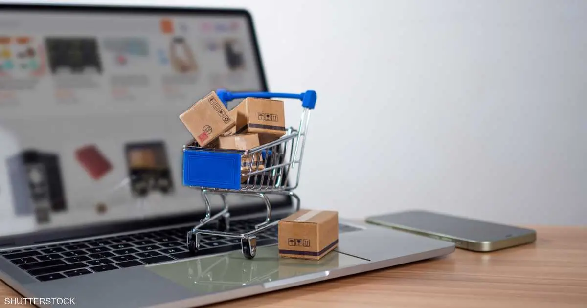 التسوق الليلي عبر الإنترنت.. عادة ممتعة أم فخ مالي؟