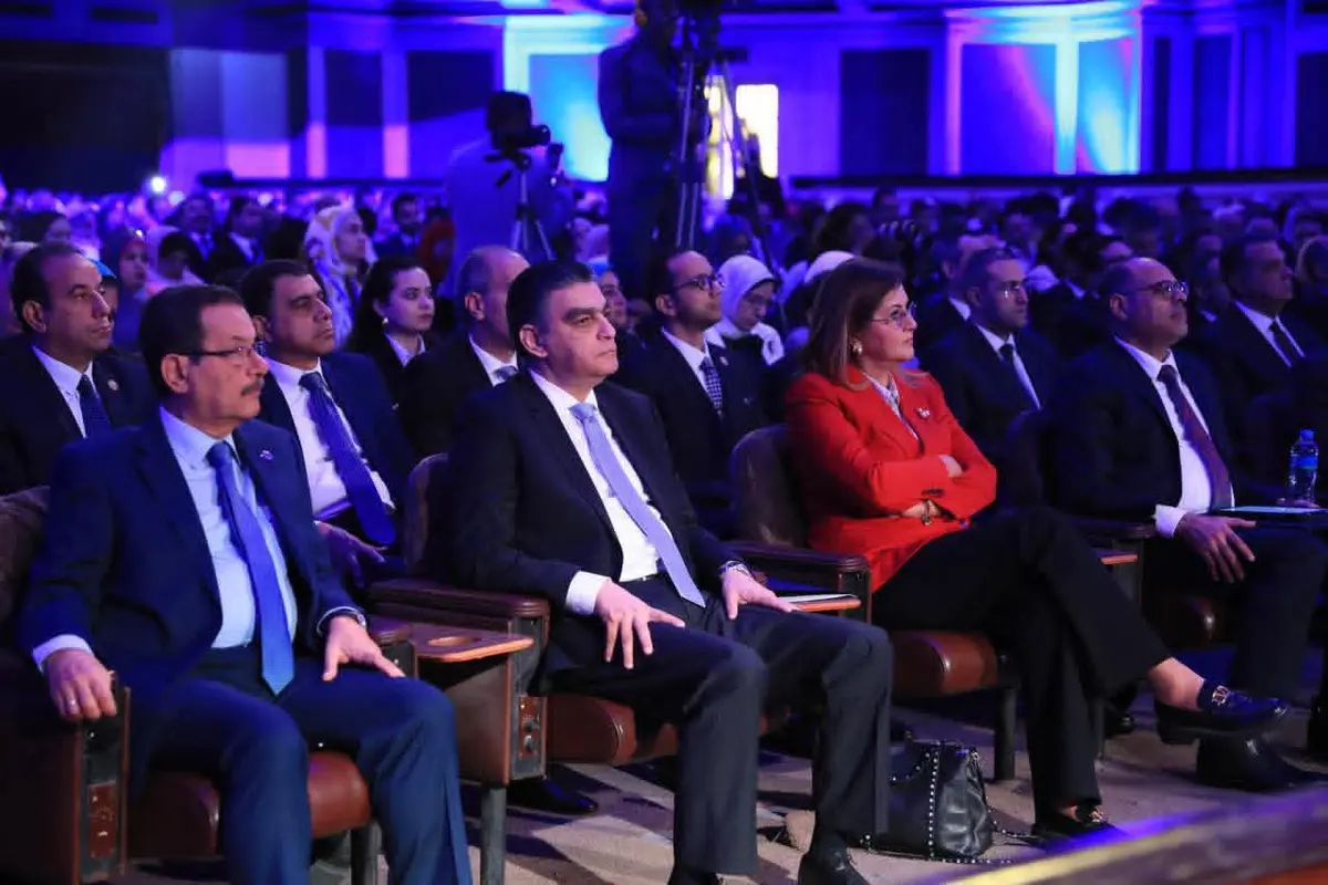 رئيس هيئة الشراء الموحد يشارك في مؤتمر جامعة القاهرة الدولي الأول للذكاء الاصطناعي