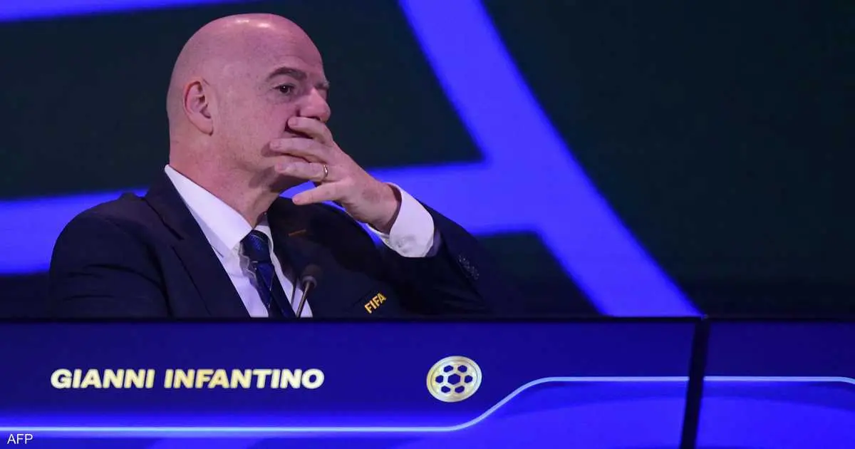 رئيس الفيفا يحذر: كرة القدم في خطر لهذا السبب