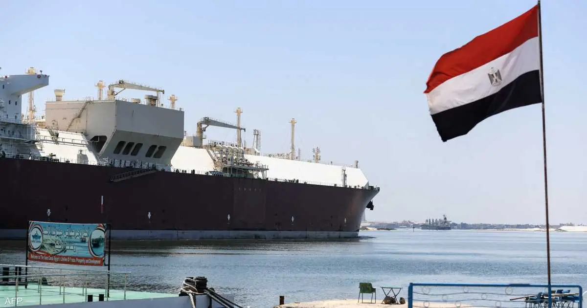 اتفاق غزة ينعش الآمال بعودة السفن لقناة السويس