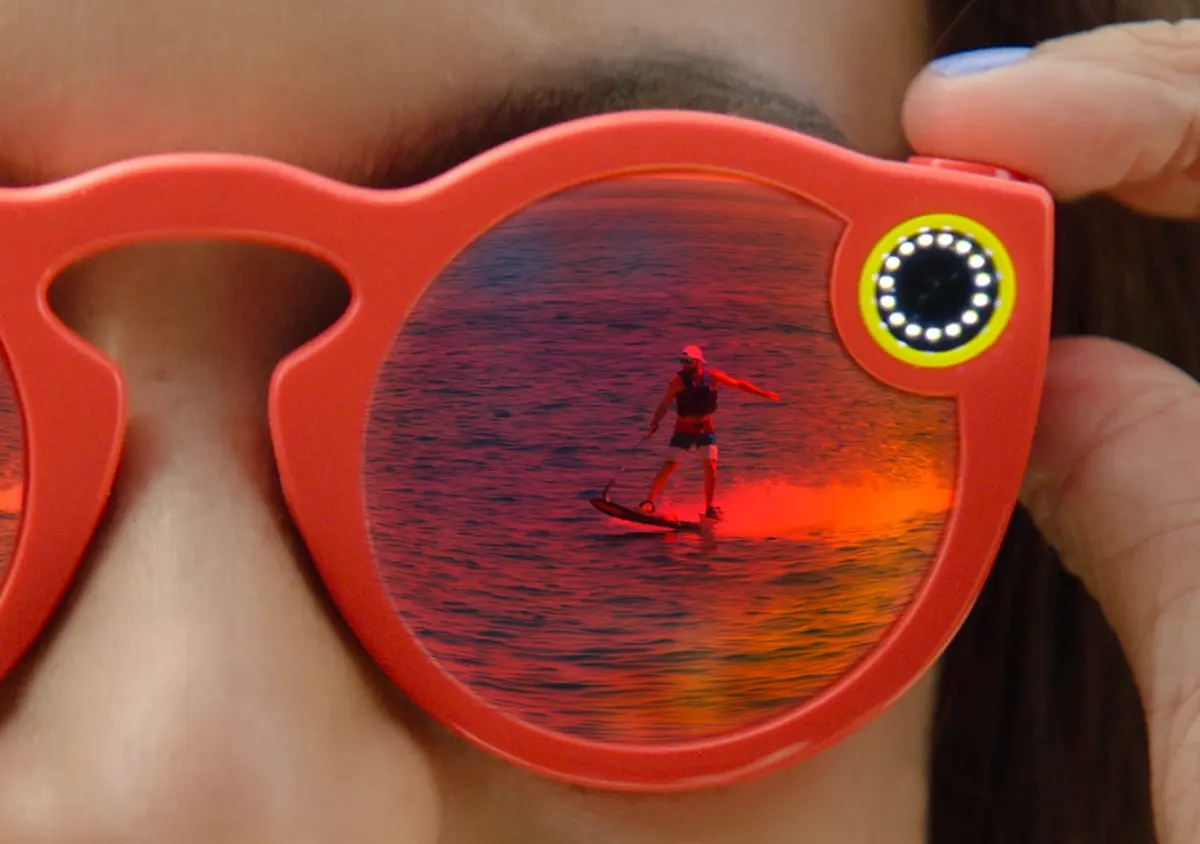 سناب شات تختبر الشراء من داخل نظارة Specs قبل الإطلاق العام المقبل