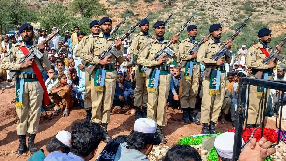 بعد اشتباكات عنيفة: محادثات سلام أفغانية باكستانية في الدوحة