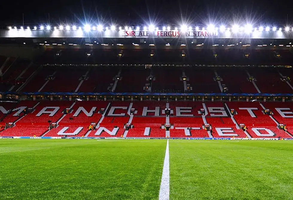 تقرير: تحالف إماراتي يستهدف الاستحواذ على مانشستر يونايتد