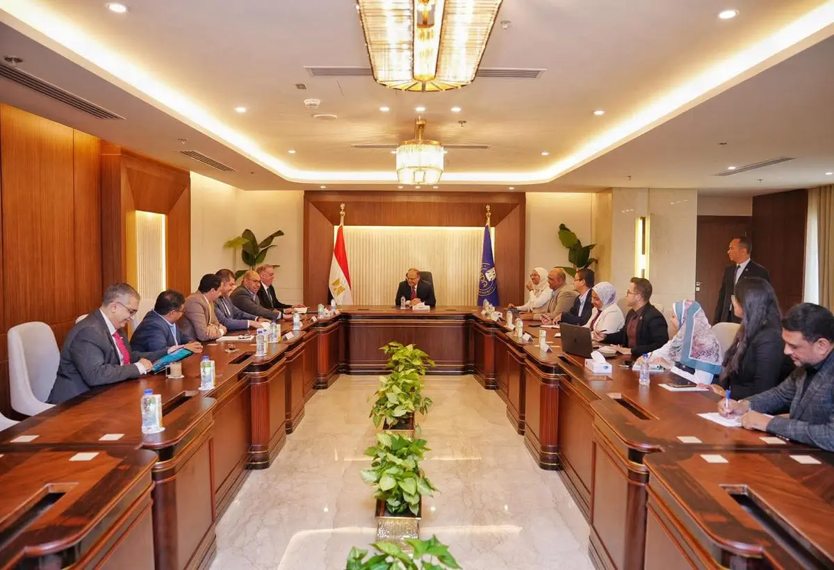 رئيس هيئة الدواء يبحث مع ممثلي وزارة الصحة آليات تنفيذ مشروع الروشتة الرقمية