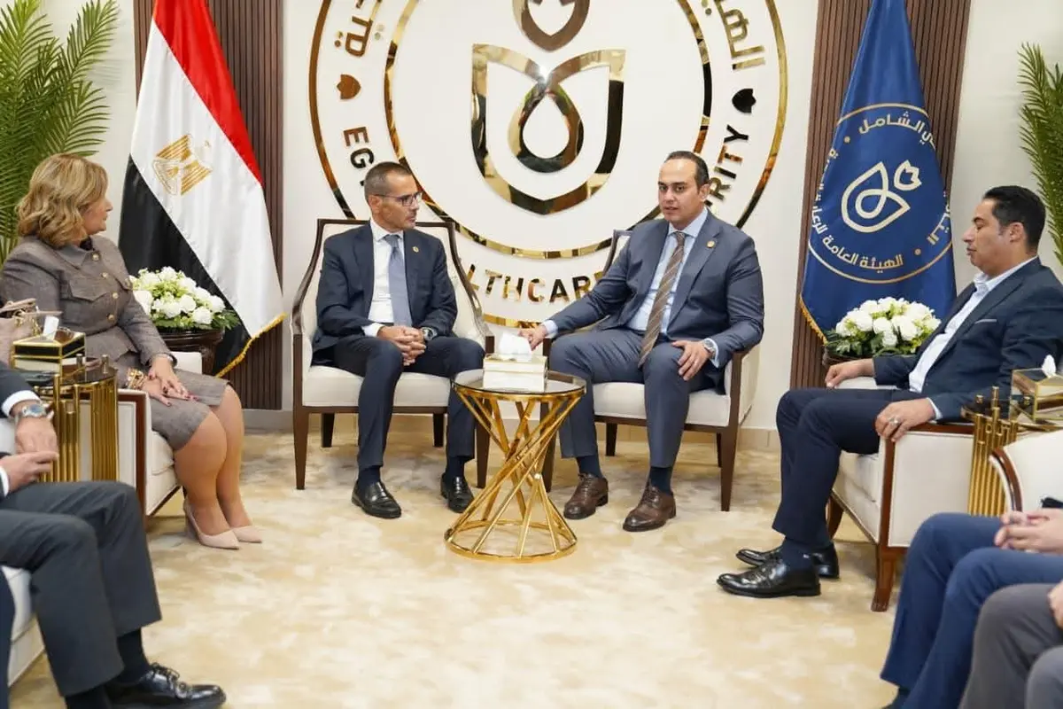 الرعاية الصحية تبحث مع اتحاد المستشفيات العربية تعزيز التعاون في الذكاء الاصطناعي واستدامة المنشآت الصحية