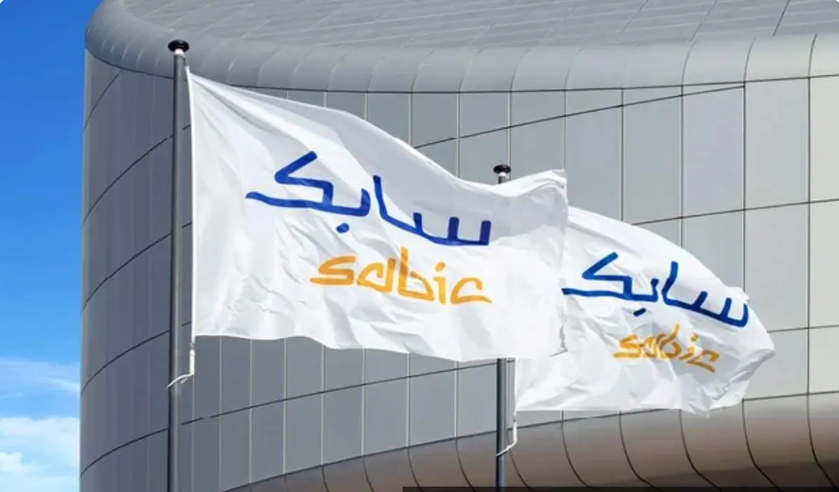 سهم “سابك” السعودية يحافظ على مكاسبه فوق متوسط 200 يوم