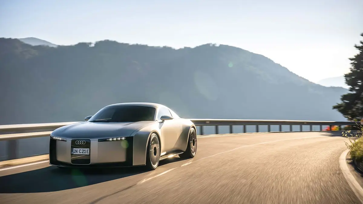 سيارة أودي الرياضية الجديدة تنطلق على الطرقات