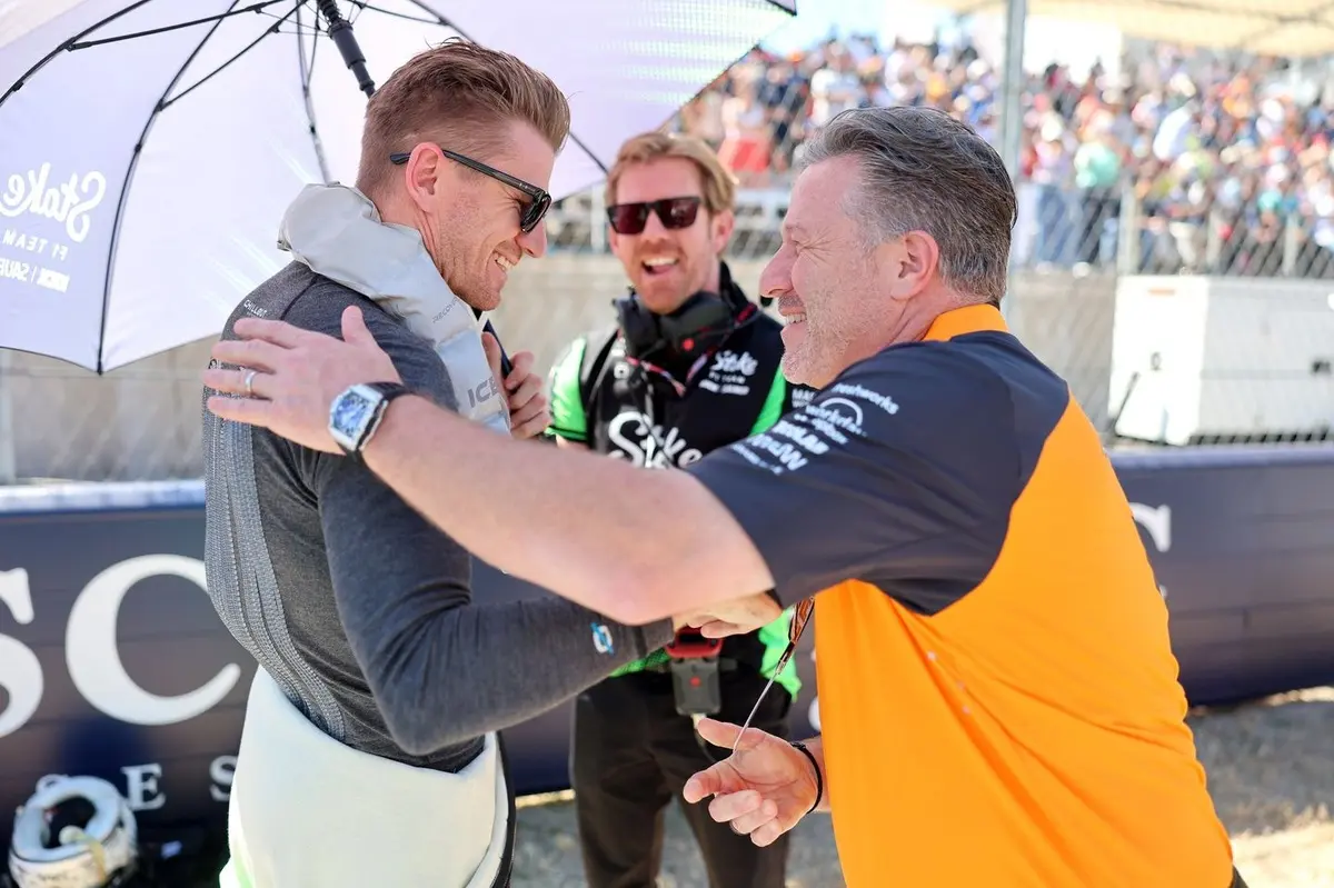 Zak Brown applauded by fans for Nico Hulkenberg moment after cutting US GP sprint comments