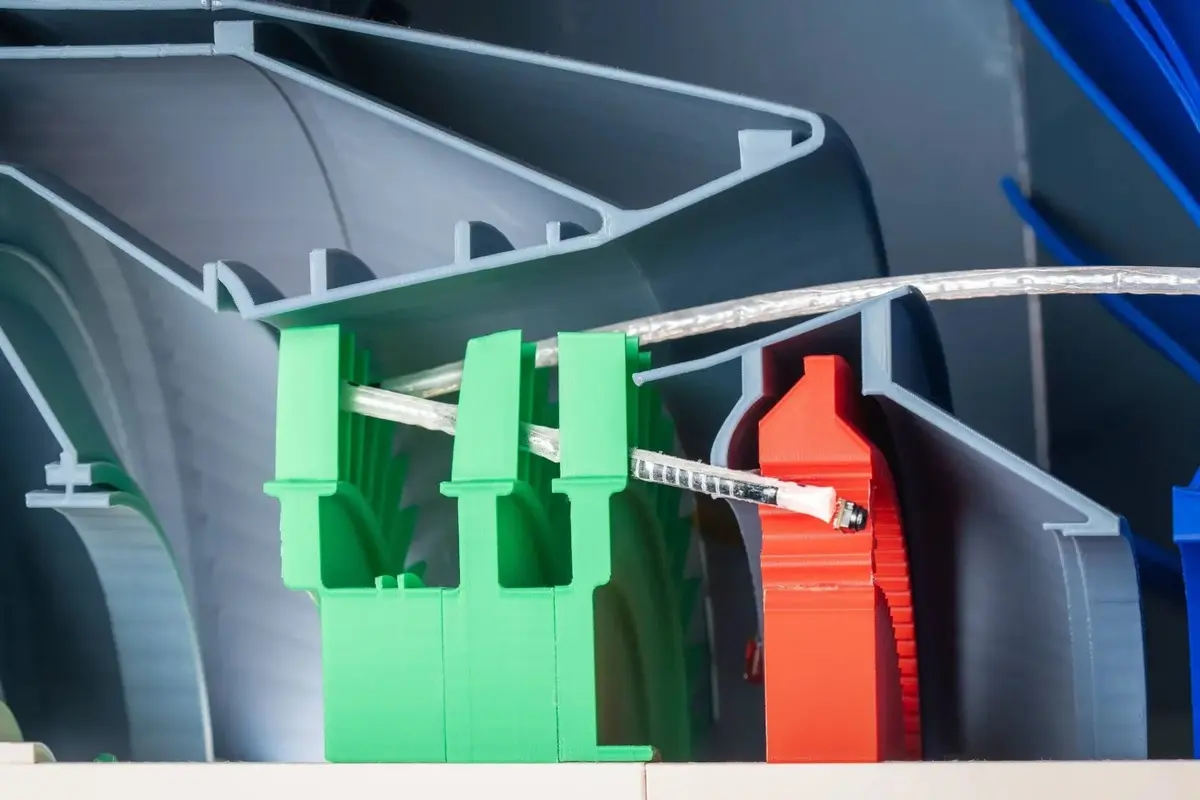 هاشتاق عربي - جلدٌ ذكي يمكّن الروبوتات من التسلّل داخل الشرايين أو محرّكات الطائرات