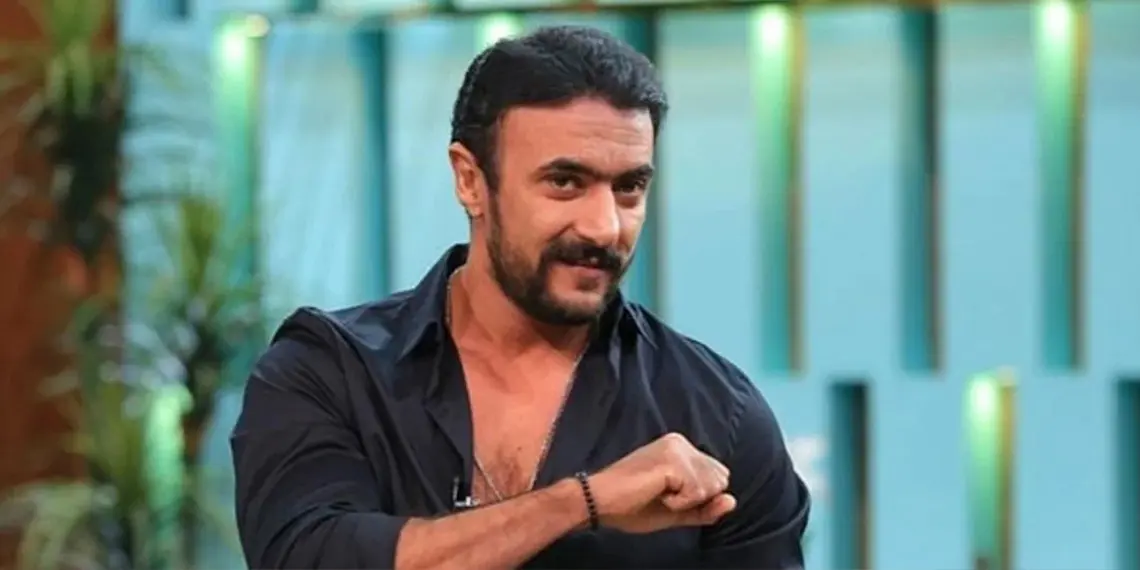 أحمد العوضي يحقق حلم طفلة مصابة بالسرطان ويشاركها بفيلمه الجديد - Musicnation - ميوزيك نايشن