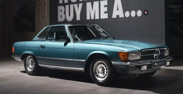 مرسيدس 500 SL موديل 1982 في حالة جديدة بعد 43 عاماً