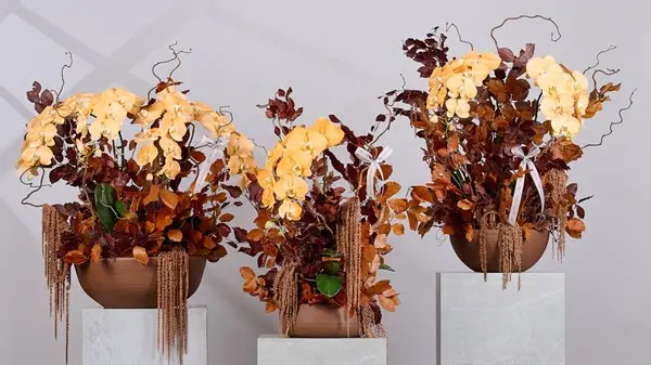اجذبن أجواء الخريف بباقات زهرية مميزة مع مجموعة «The Flower Society»