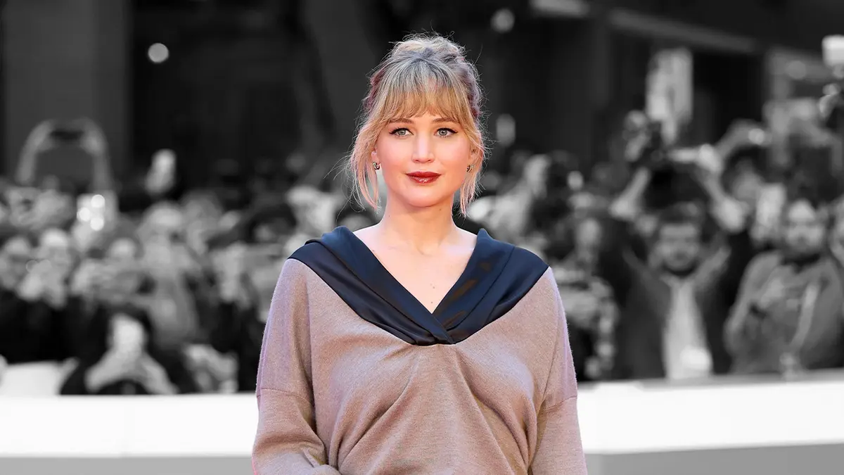 Jennifer Lawrence Takes Jonathan Anderson's Dior To The Red Carpet