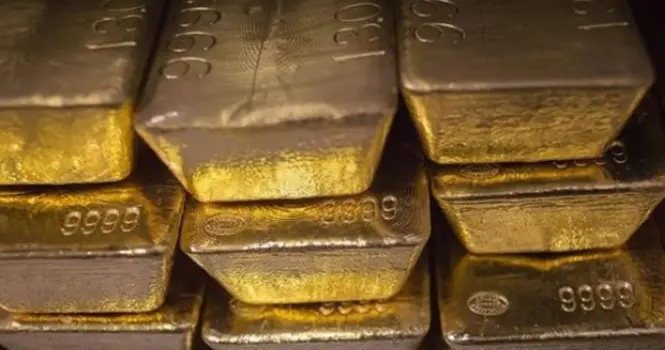 الذهب يهبط بنحو 5% في أسوأ أداء منذ 2013
