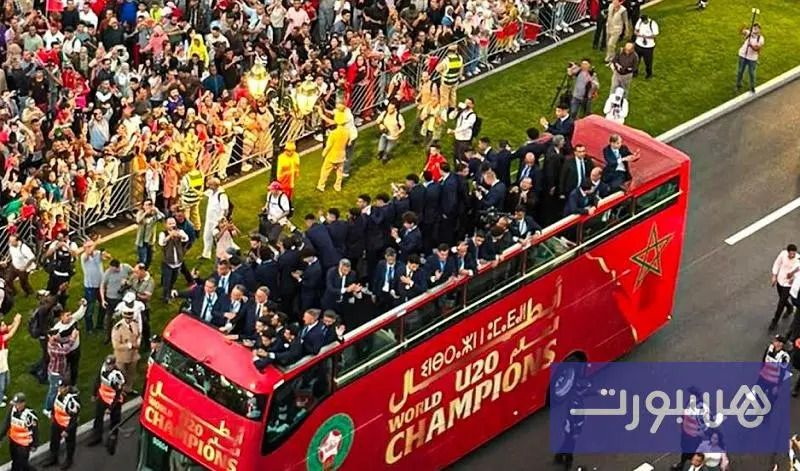 احتفال تاريخي في الرباط.. الملك وملايين المغاربة يستقبلون أبطال العالم