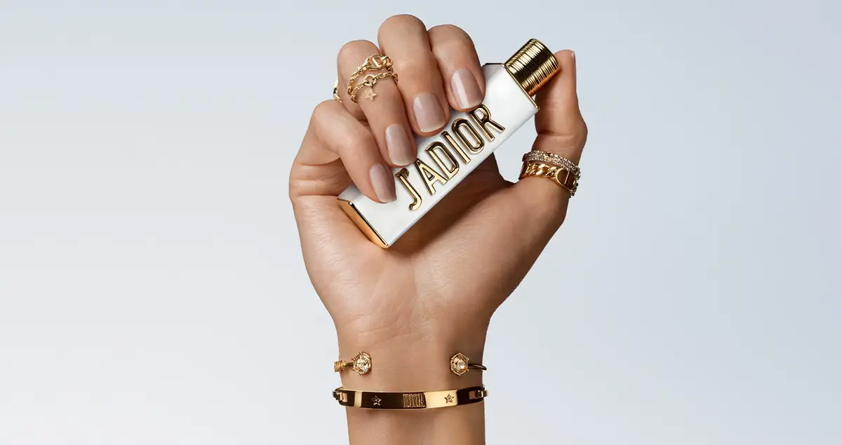 J’Adior… تكتب Dior فصلاً جديداً في تاريخ العطور
