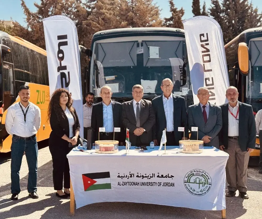 هاشتاق عربي - مجموعة المركزية تزوّد جامعة الزيتونة الأردنية بحافلات كينغ لونغ الحديثة