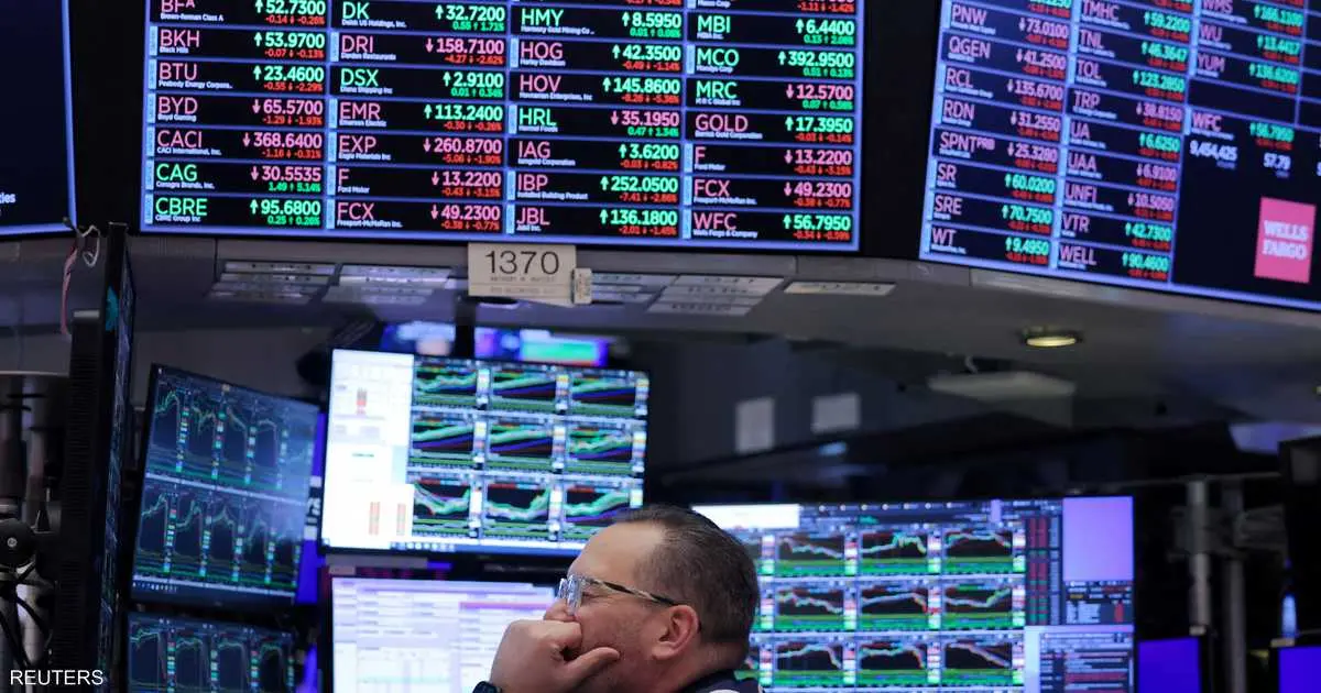 مفارقة في وول ستريت.. تفاؤل بالأسهم وقلق من المستقبل