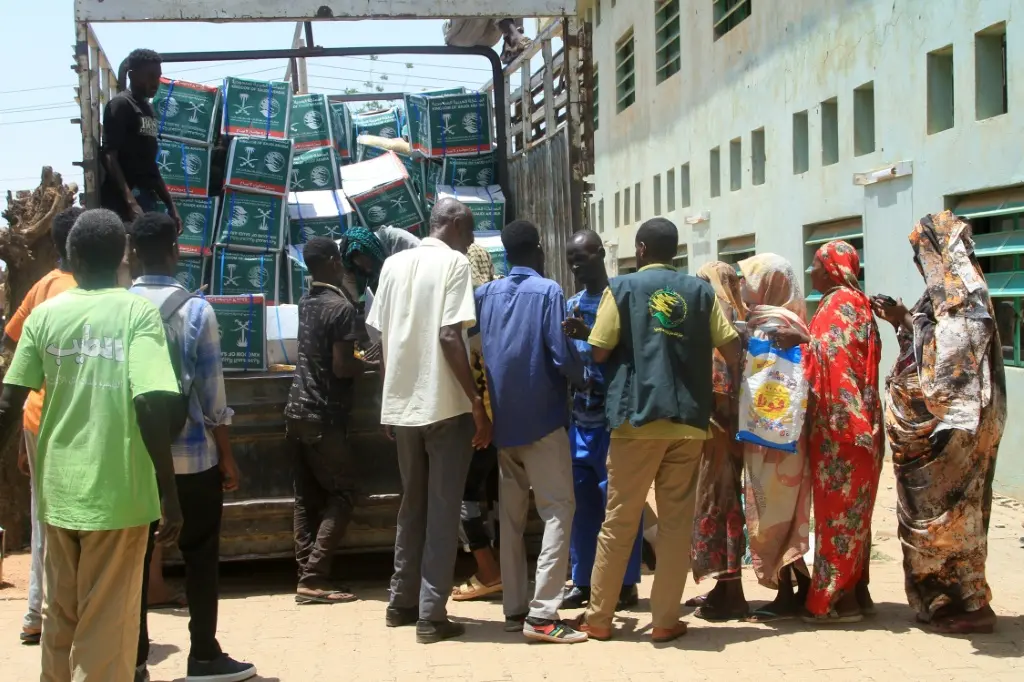 مسيّرات الدعم السريع تستهدف مطار الخرطوم لليوم الثاني على التوالي