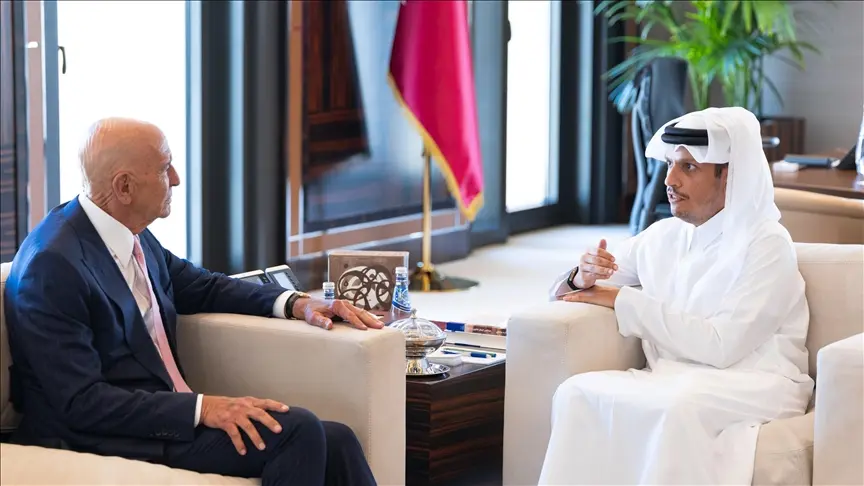 رئيس وزراء قطر يبحث مع توماس باراك سبل دعم استقرار سوريا