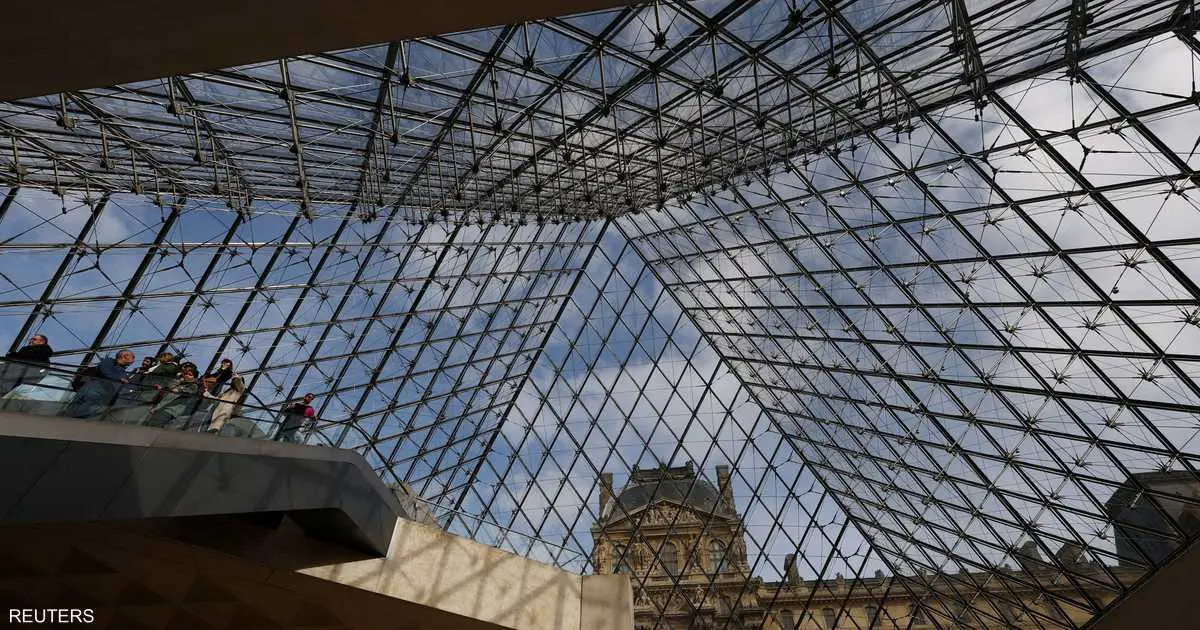 سرقة اللوفر.. مديرة المتحف تكشف "ثغرة صغيرة" استغلها اللصوص