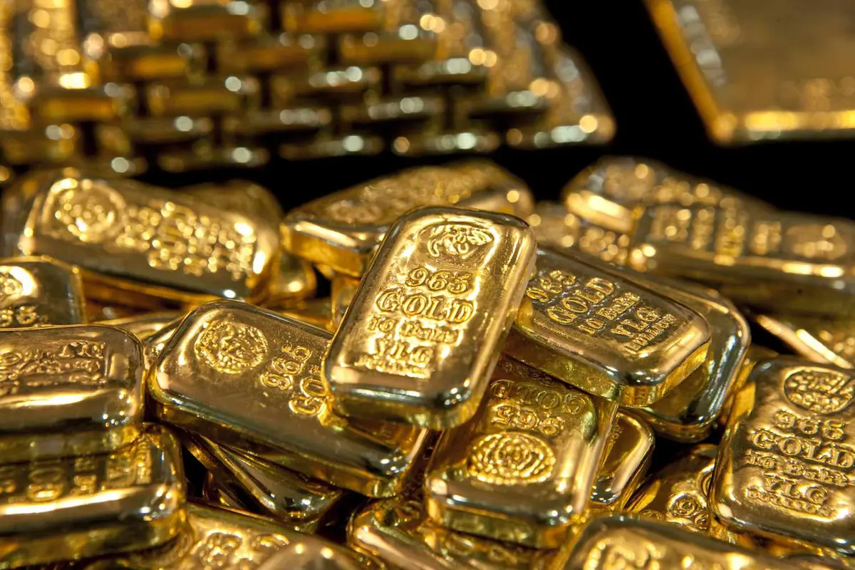 الذهب يستعيد بعض مكاسبه وسط ترقب بيانات التضخم الأمريكية