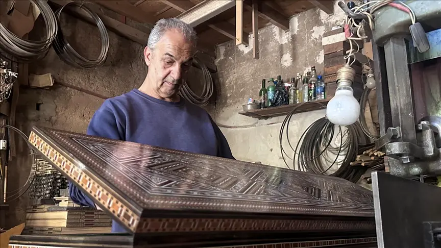 فسيفساء الخشب.. فن دمشقي عريق يقاوم الاندثار