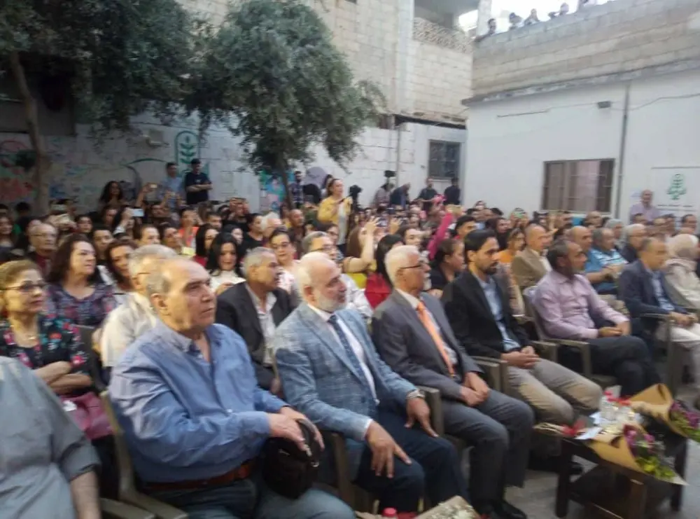 التجمعات الثقافية، والعودة إلى الحياة المدنية