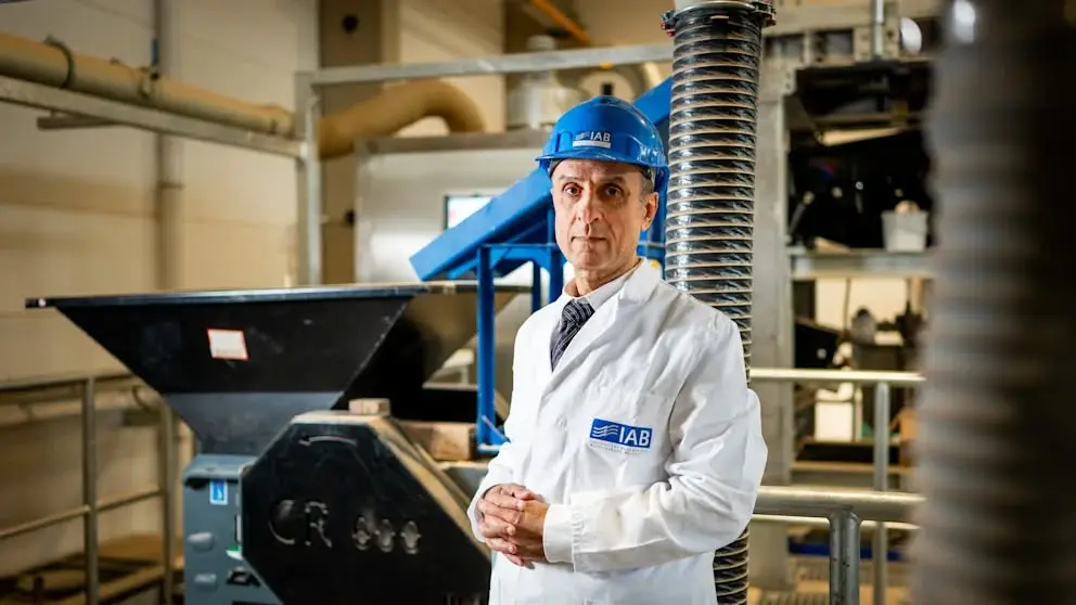 عارف السويداني.. باحث سوري يعيد تدوير المنازل التي دمرتها الحرب