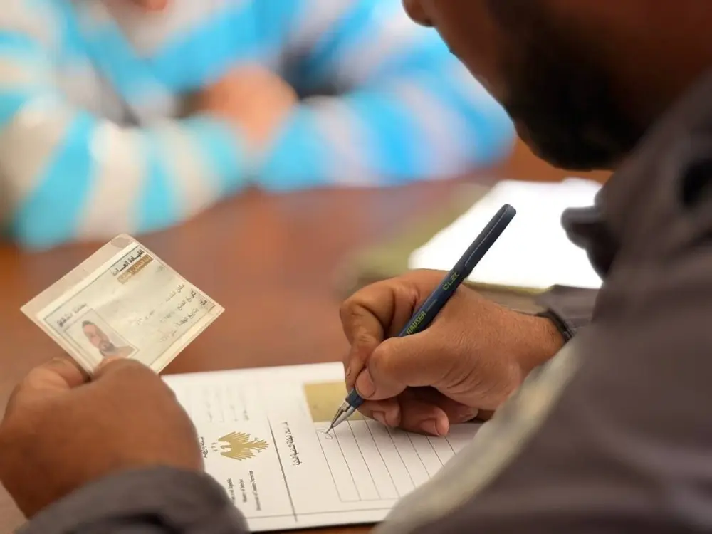 بدء تسليم البطاقات الشخصية لحاملي بطاقات التسوية في اللاذقية