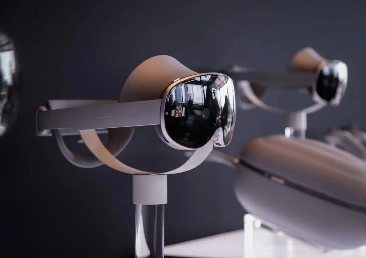 تطبيقات سامسونج وجوجل المتوفرة على نظارة Galaxy XR الجديدة