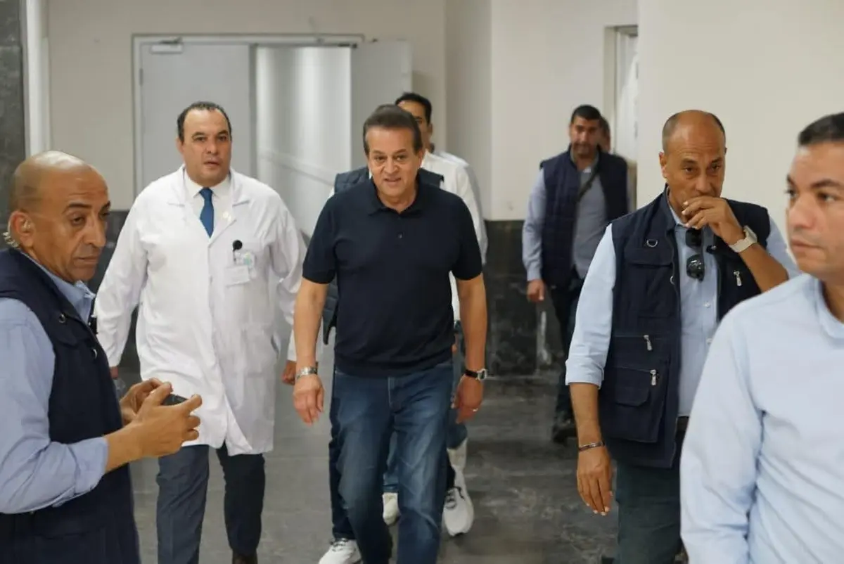 وزير الصحة يتفقد مجمع السويس الطبي ويوجه بسرعة الاستجابة لطلبات المواطنين