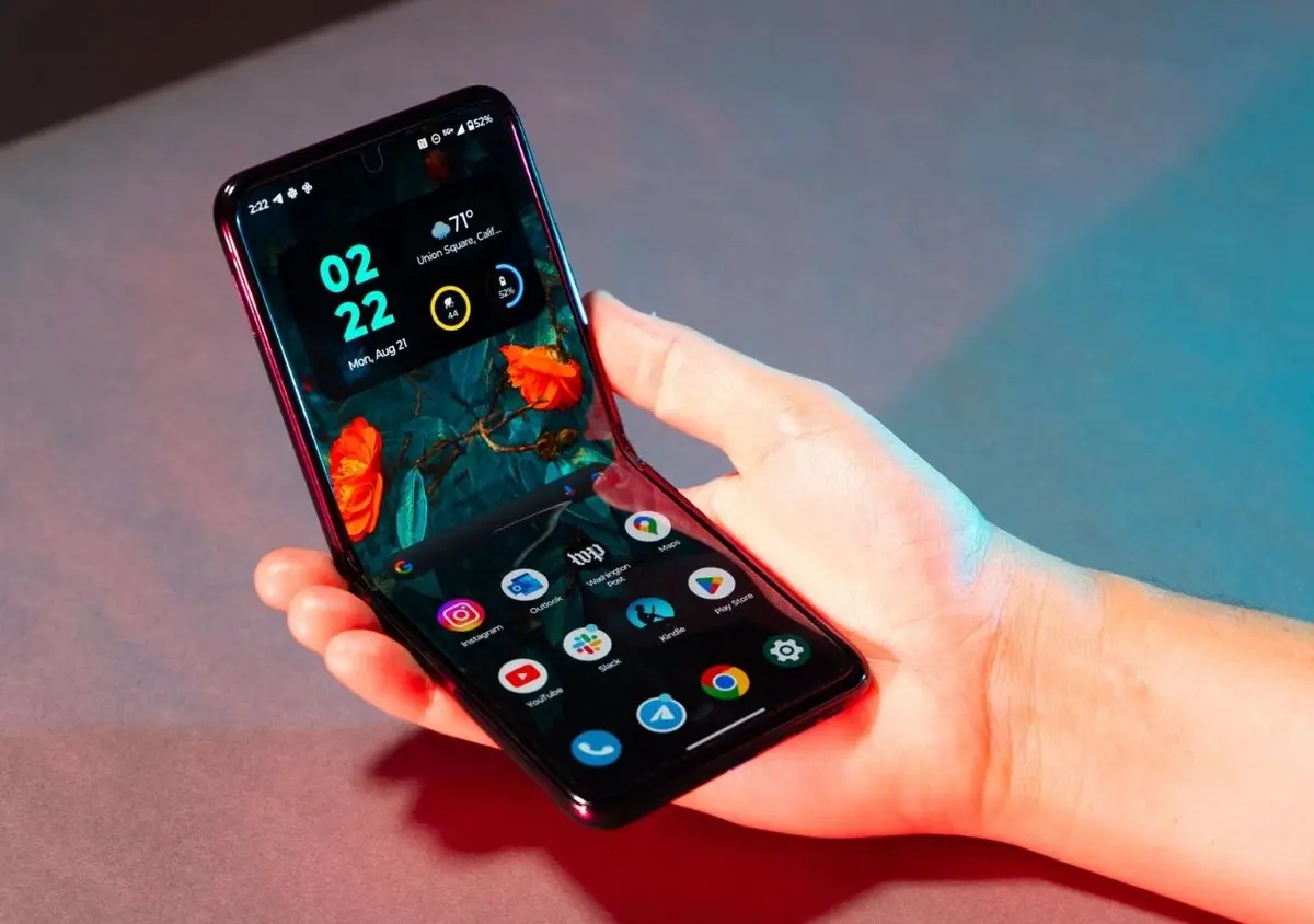 الهواتف القابلة للطي تقترب من المنافسة الحقيقية.. لكن السعر لا يزال عائقًا