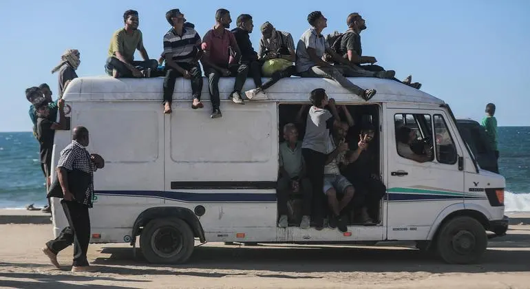 عائلات تعود لبيوتها في غزة رغم الدمار، وتزايد التهجير وخطوات الضم في الضفة الغربية