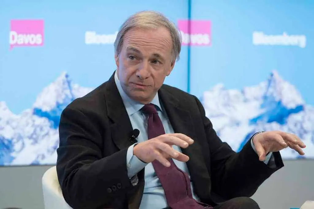 راي داليو: فقاعة الذكاء الاصطناعي تتسع.. لكنها لن تنفجر قبل تحرك الفيدرالي