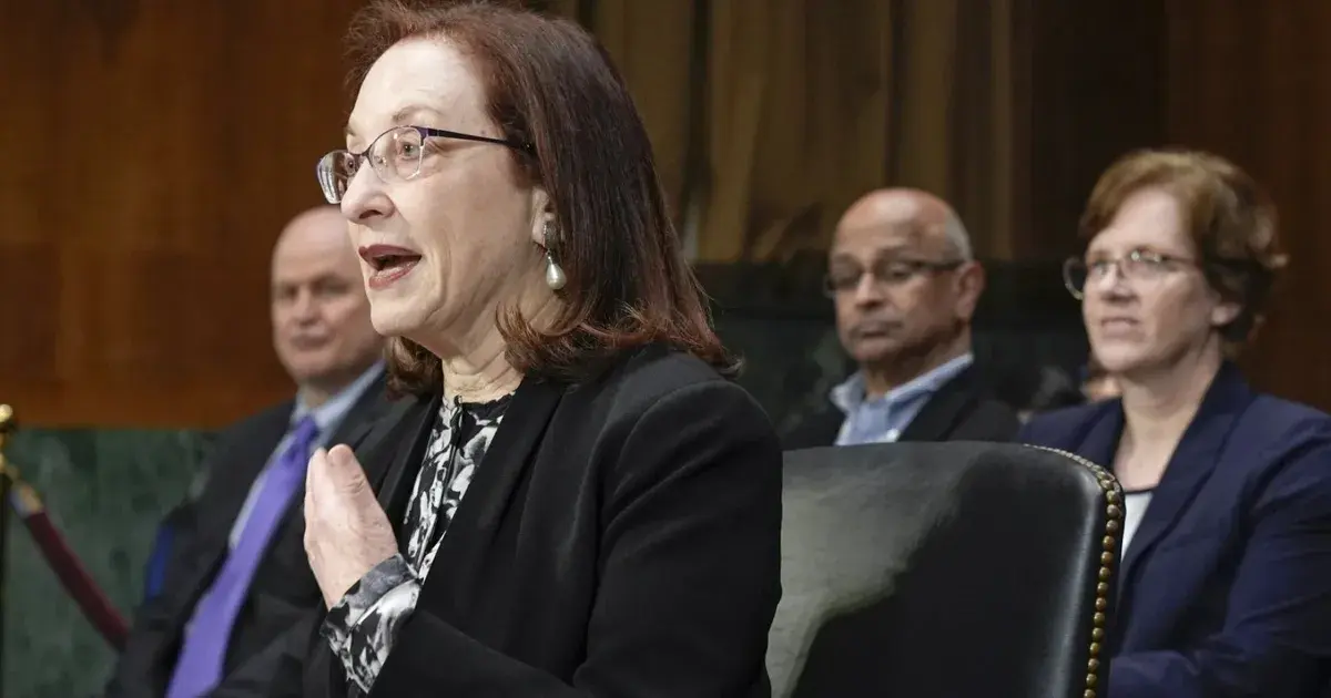 ترمب يطلب من المحكمة العليا السماح له بإقالة كبيرة مسؤولي حقوق النشر