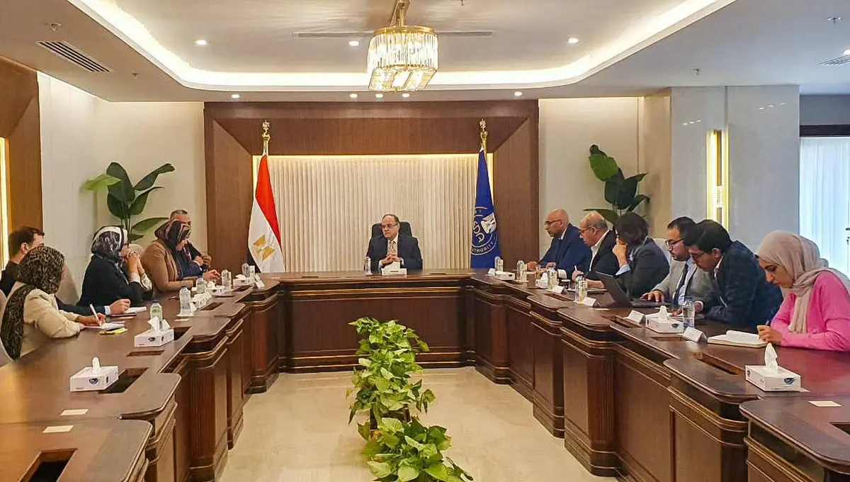 هيئة الدواء تبحث مع نقابة أطباء الأسنان سبل دعم وتطوير منظومة أدوية ومستلزمات طب الأسنان